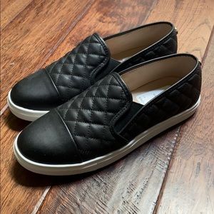 STEVE MADDEN slip one